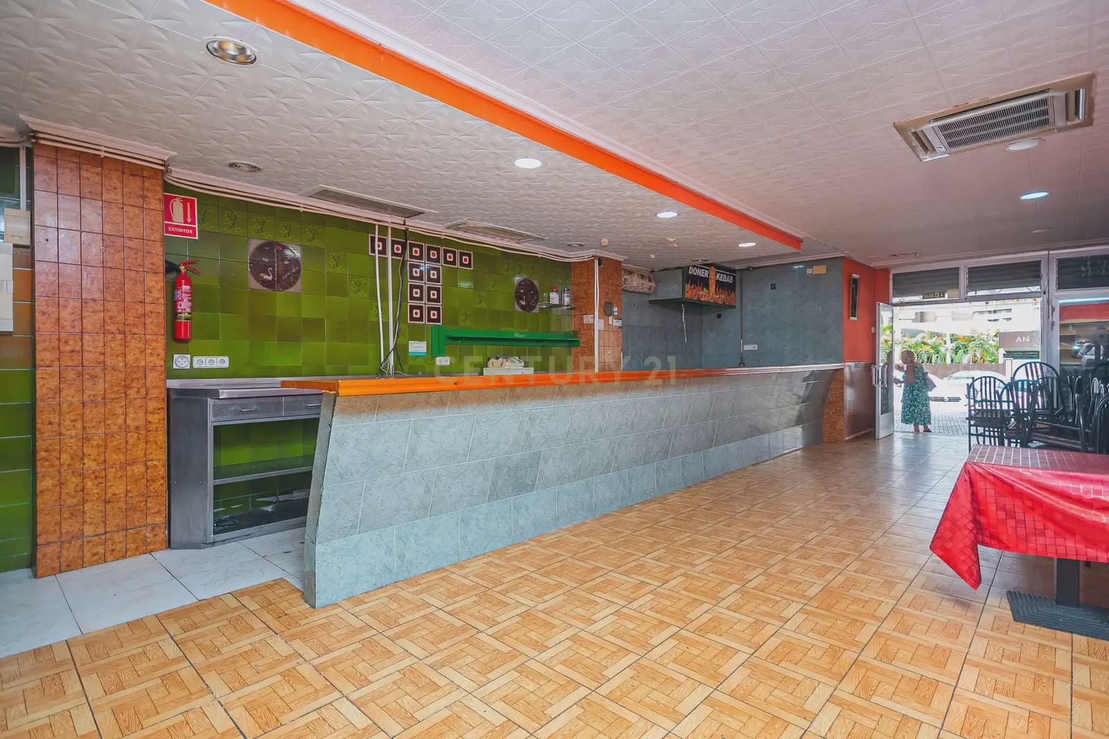 Commercieel te koop in El Campello - € 346.000 (Ref: 9905105)