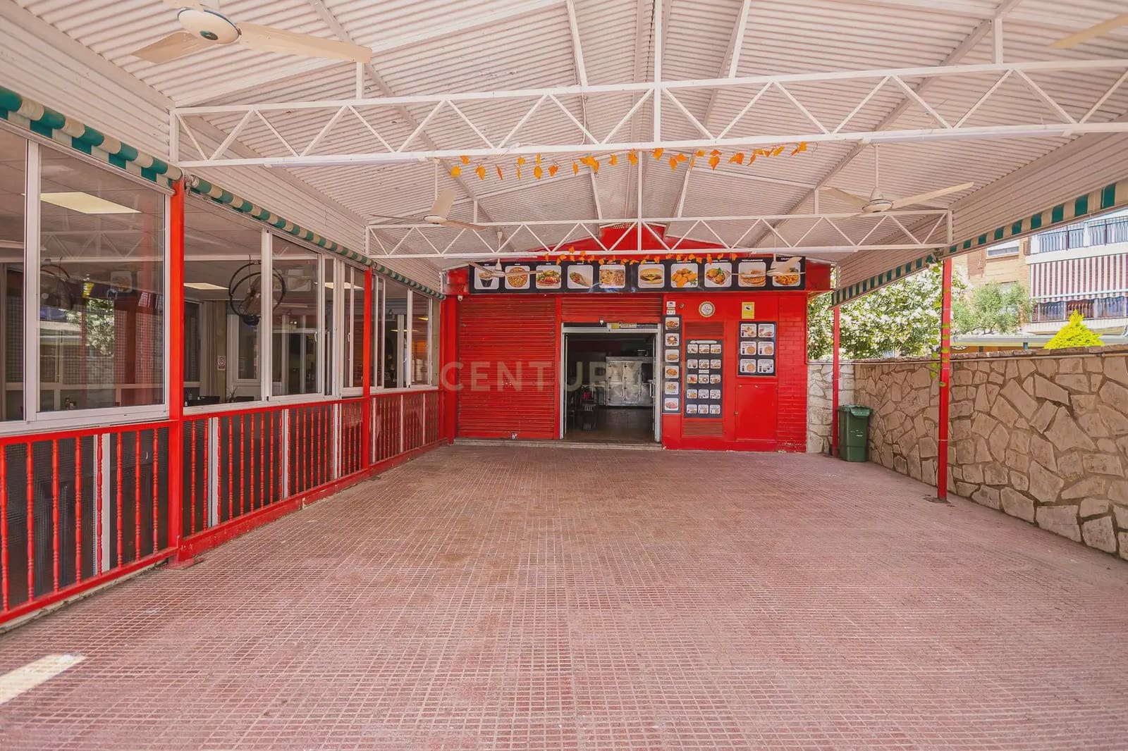 Commercieel te koop in El Campello - € 346.000 (Ref: 9905105)