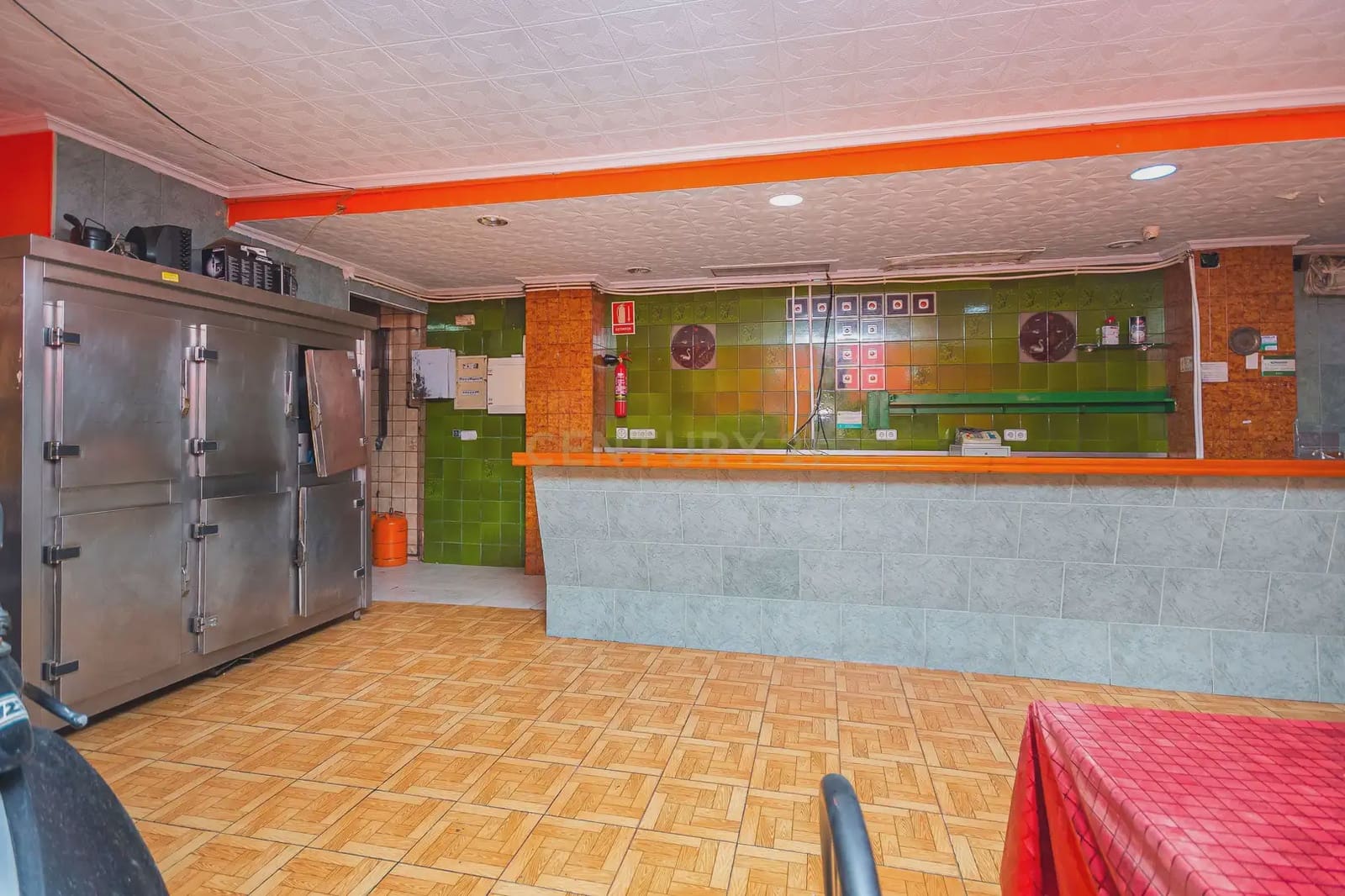 Commercieel te koop in El Campello - € 346.000 (Ref: 9905105)