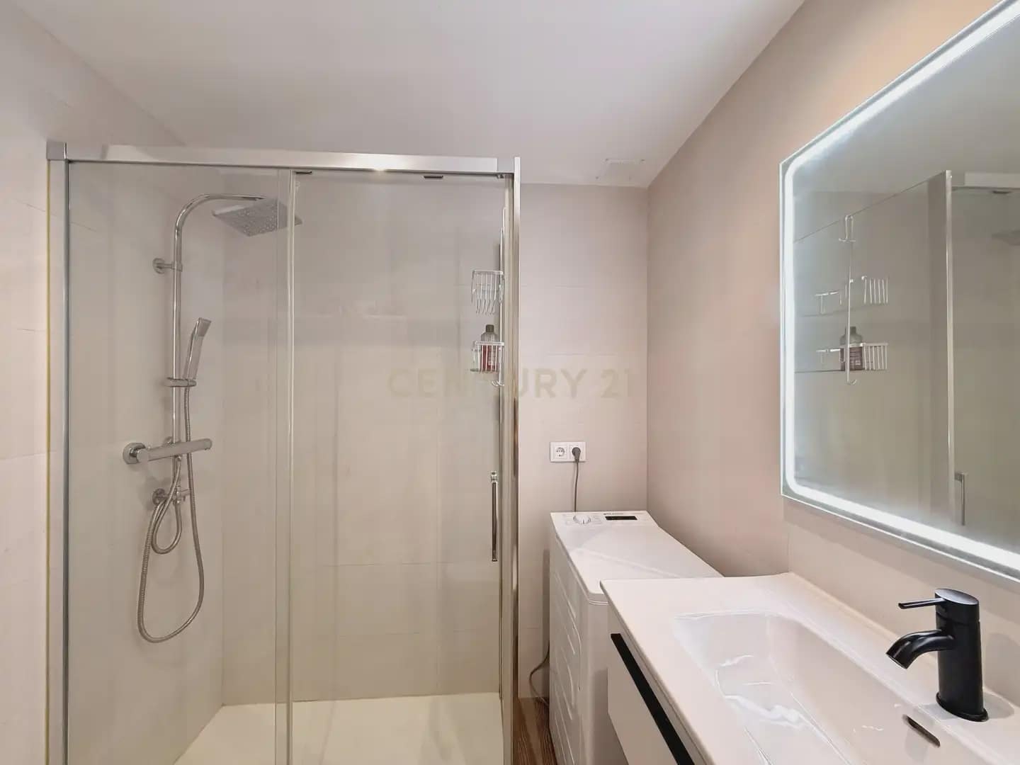 3 bedroom Flat for rent in El Campello with garage - € 1,350 (Ref: 9958567)