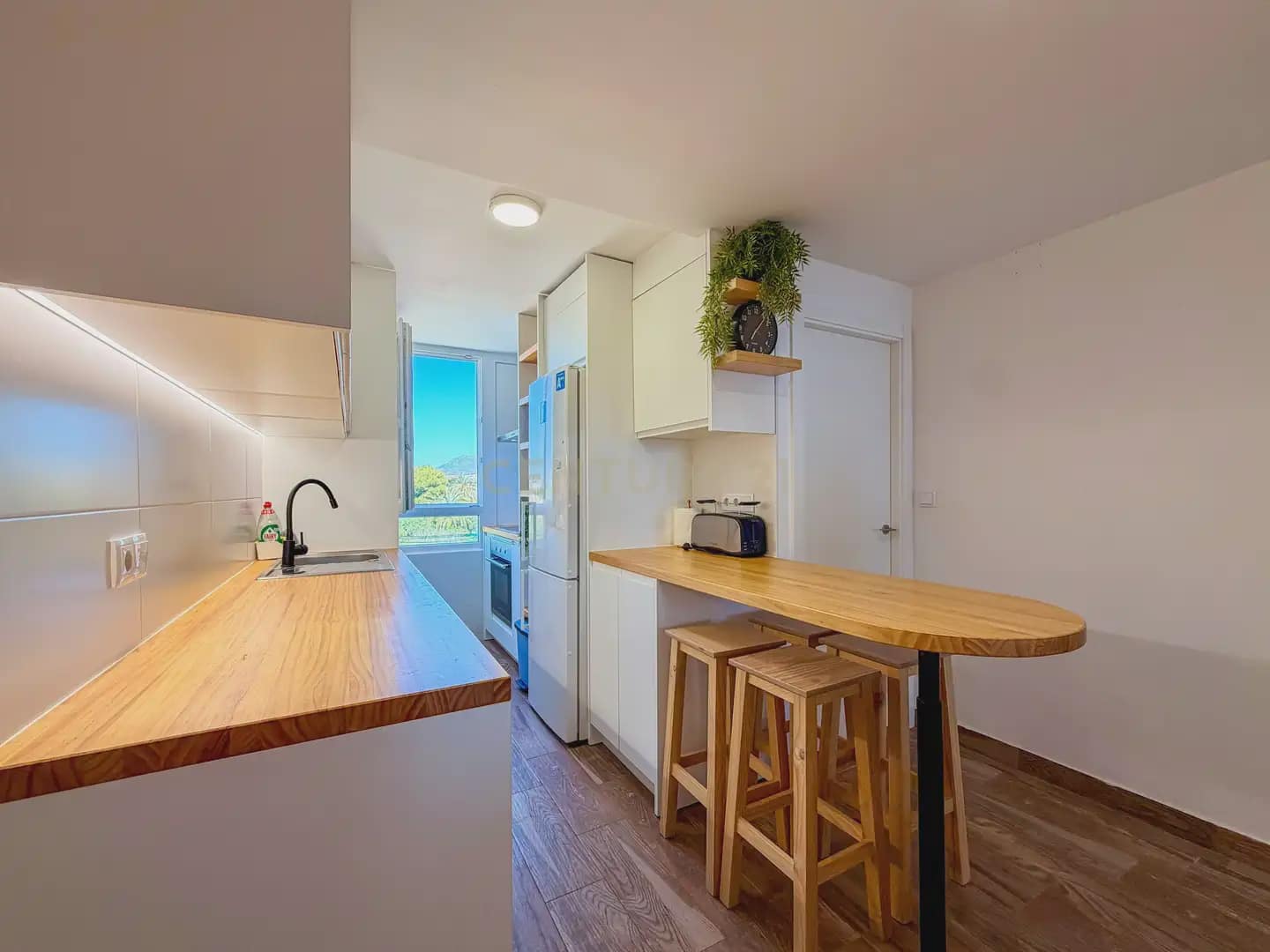 3 bedroom Flat for rent in El Campello with garage - € 1,350 (Ref: 9958567)
