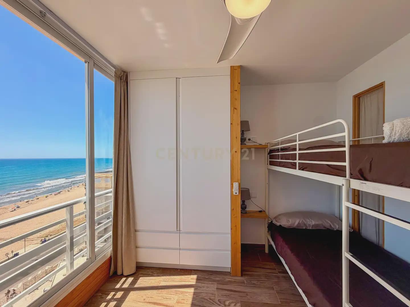 3 bedroom Flat for rent in El Campello with garage - € 1,350 (Ref: 9958567)