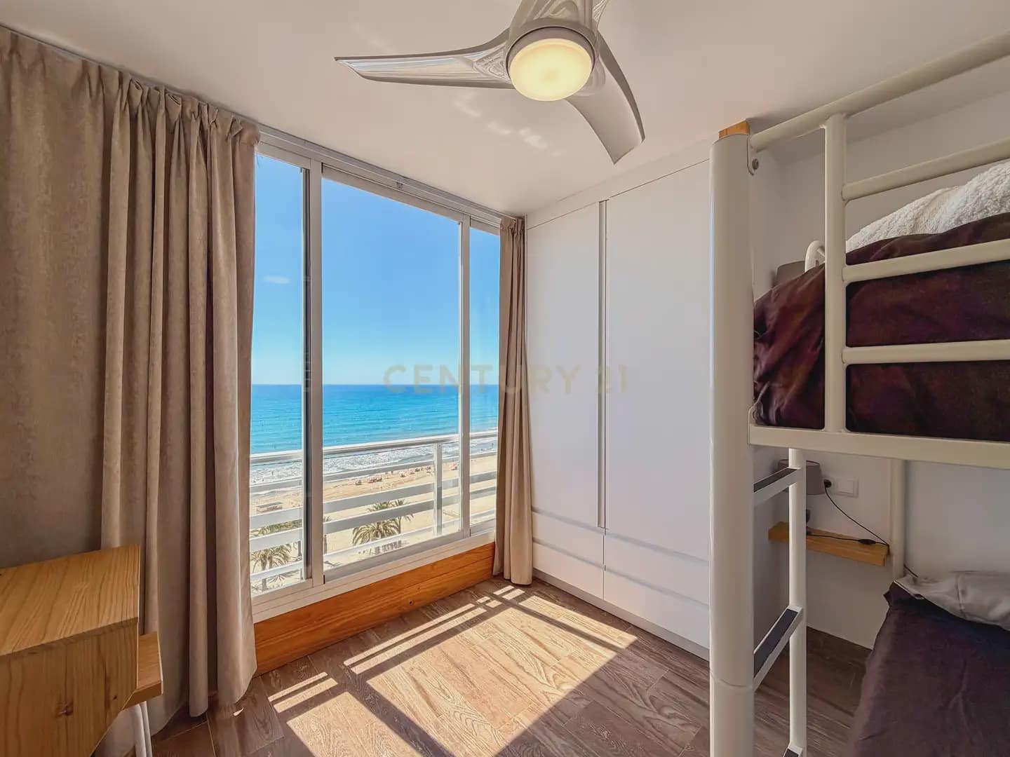 3 bedroom Flat for rent in El Campello with garage - € 1,350 (Ref: 9958567)