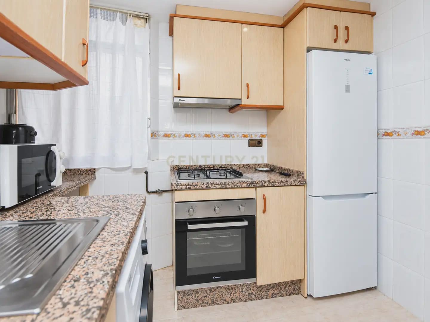 2 bedroom Flat for sale in Alicante / Alacant city with garage - € 179,000 (Ref: 9958569)