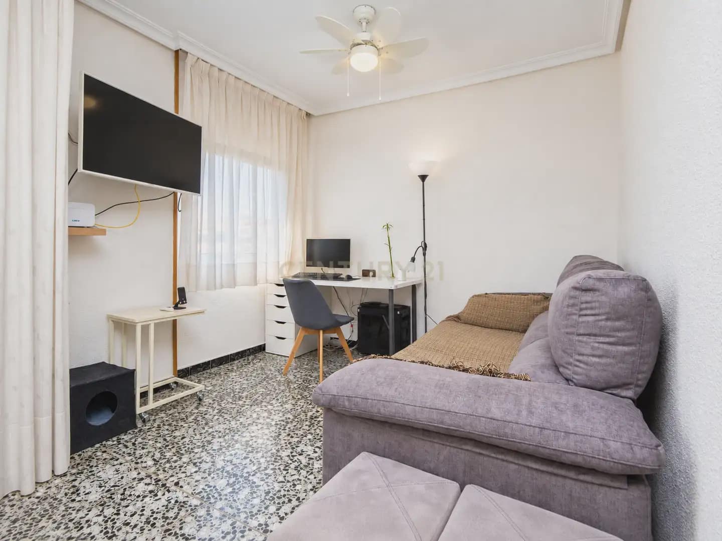 2 bedroom Flat for sale in Alicante / Alacant city with garage - € 179,000 (Ref: 9958569)
