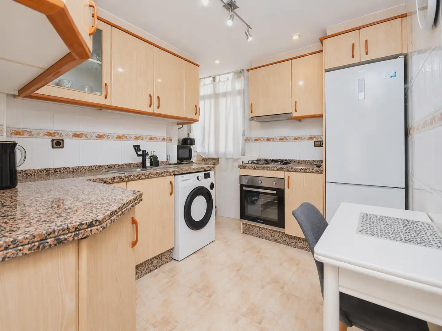 2 bedroom Flat for sale in Alicante / Alacant city with garage - € 179,000 (Ref: 9958569)