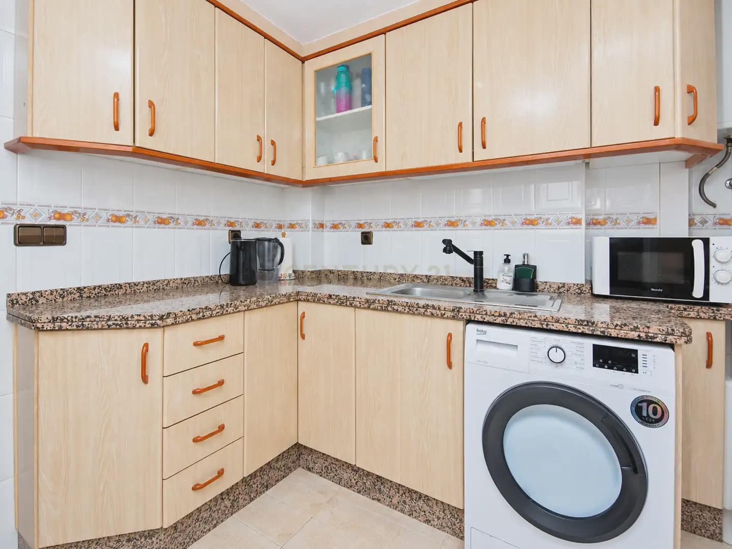 2 bedroom Flat for sale in Alicante / Alacant city with garage - € 179,000 (Ref: 9958569)