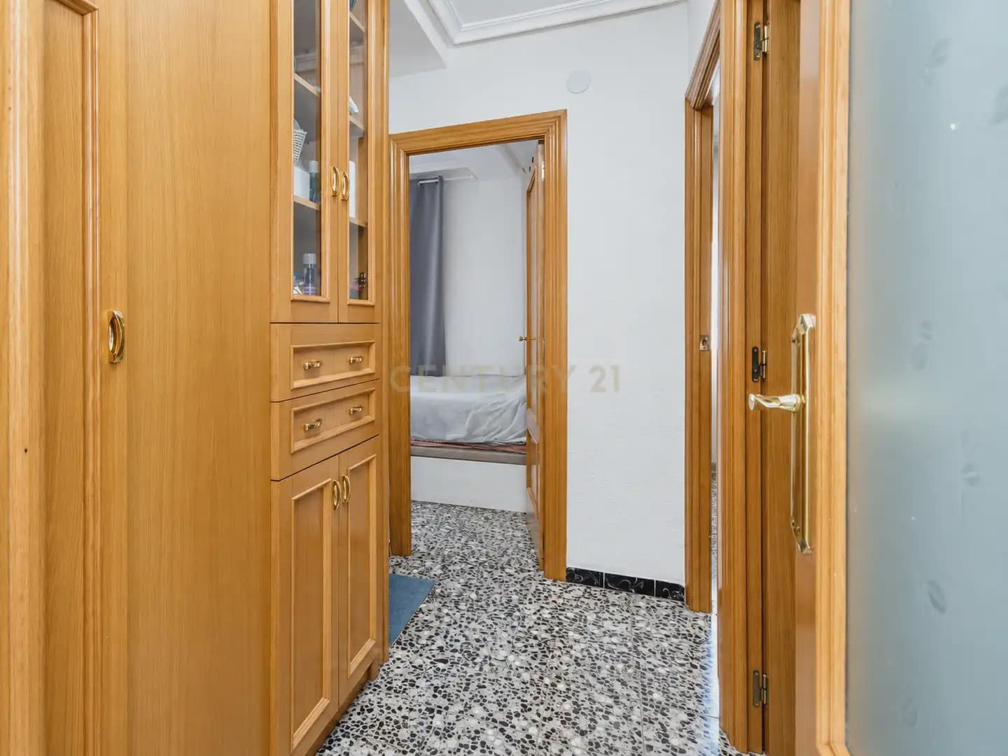 2 bedroom Flat for sale in Alicante / Alacant city with garage - € 179,000 (Ref: 9958569)