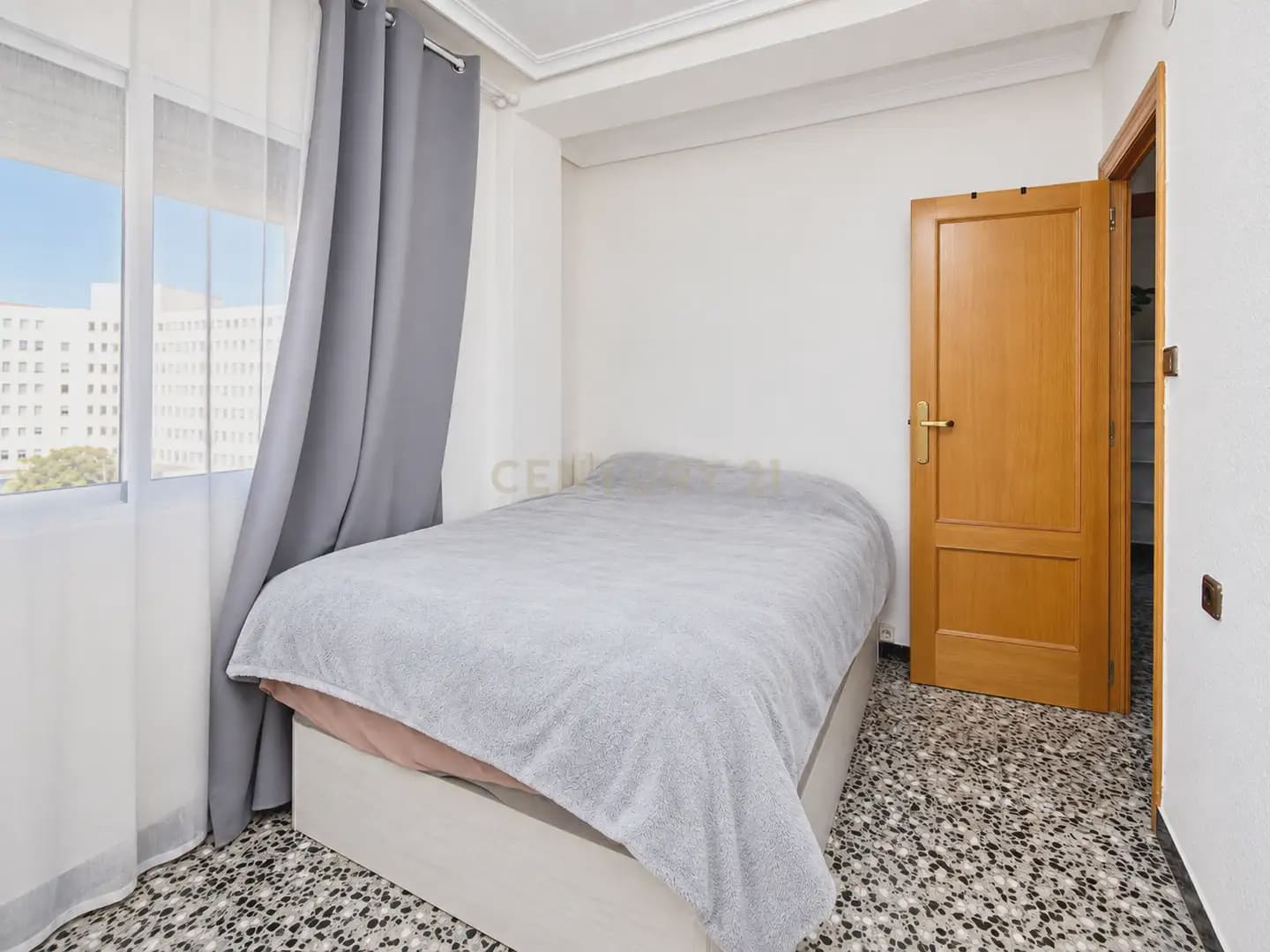 2 bedroom Flat for sale in Alicante / Alacant city with garage - € 179,000 (Ref: 9958569)