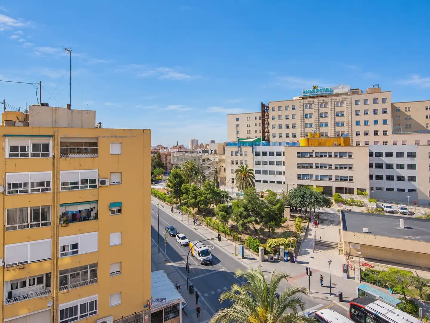 2 bedroom Flat for sale in Alicante / Alacant city with garage - € 179,000 (Ref: 9958569)