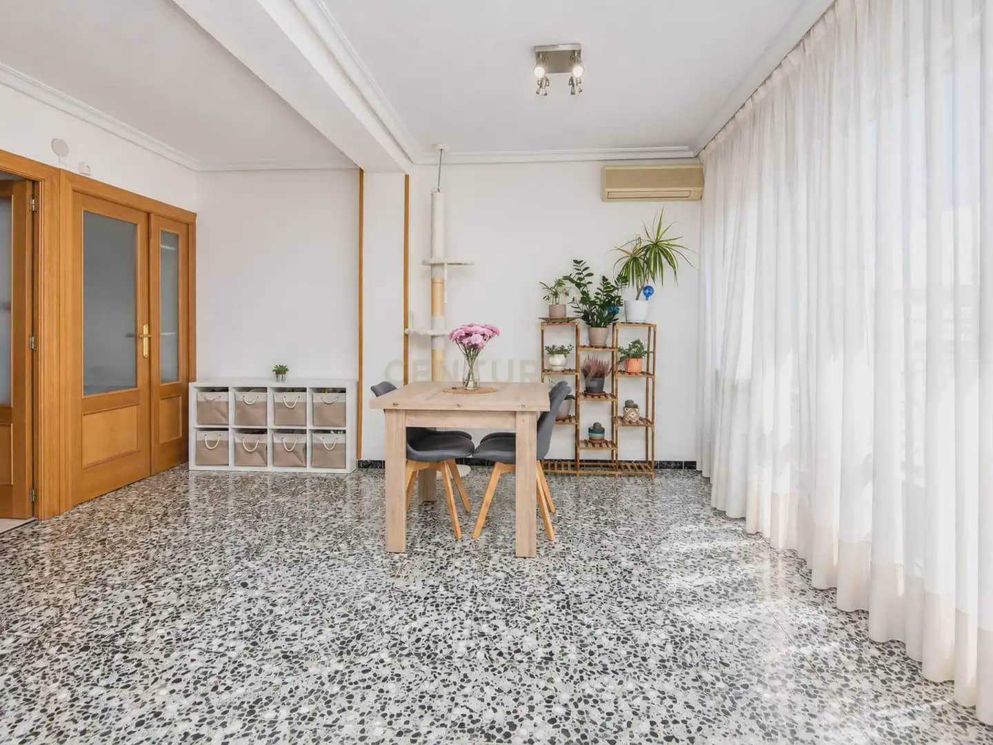 2 bedroom Flat for sale in Alicante / Alacant city with garage - € 179,000 (Ref: 9958569)