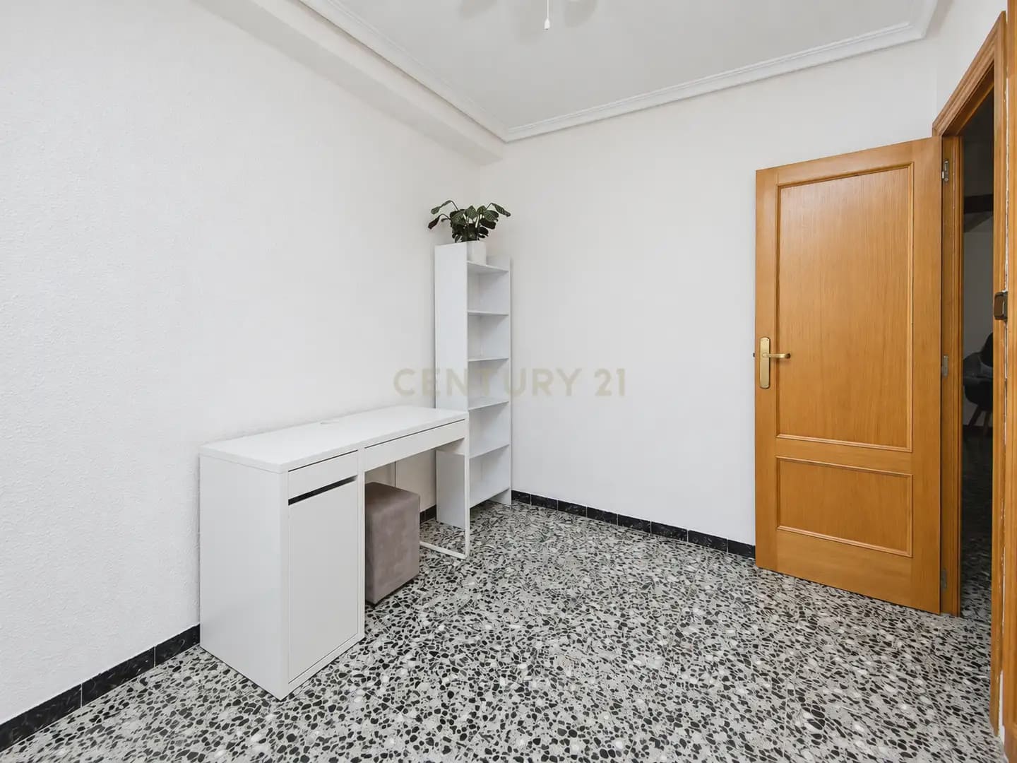 2 bedroom Flat for sale in Alicante / Alacant city with garage - € 179,000 (Ref: 9958569)