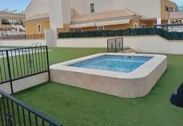 2 soverom Leilighet til leie i Elche / Elx med svømmebasseng - € 1 150 (Ref: 9980059)