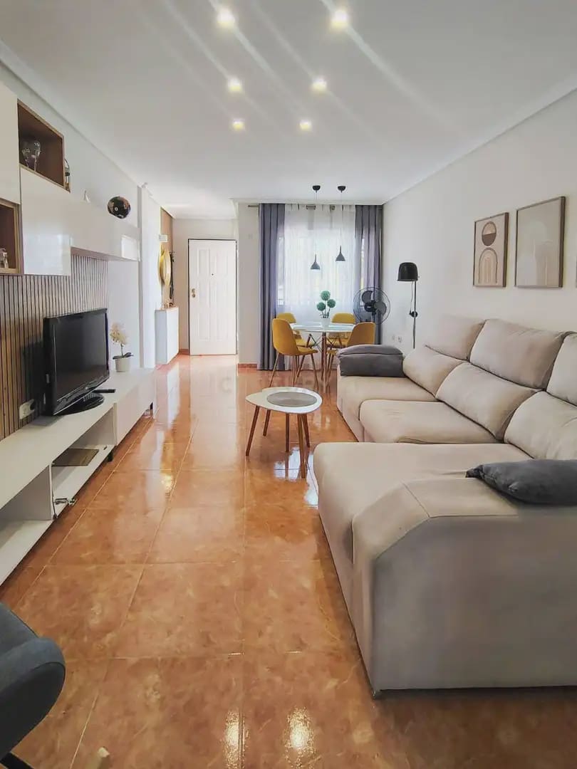 2 soverom Leilighet til leie i Elche / Elx med svømmebasseng - € 1 150 (Ref: 9980059)
