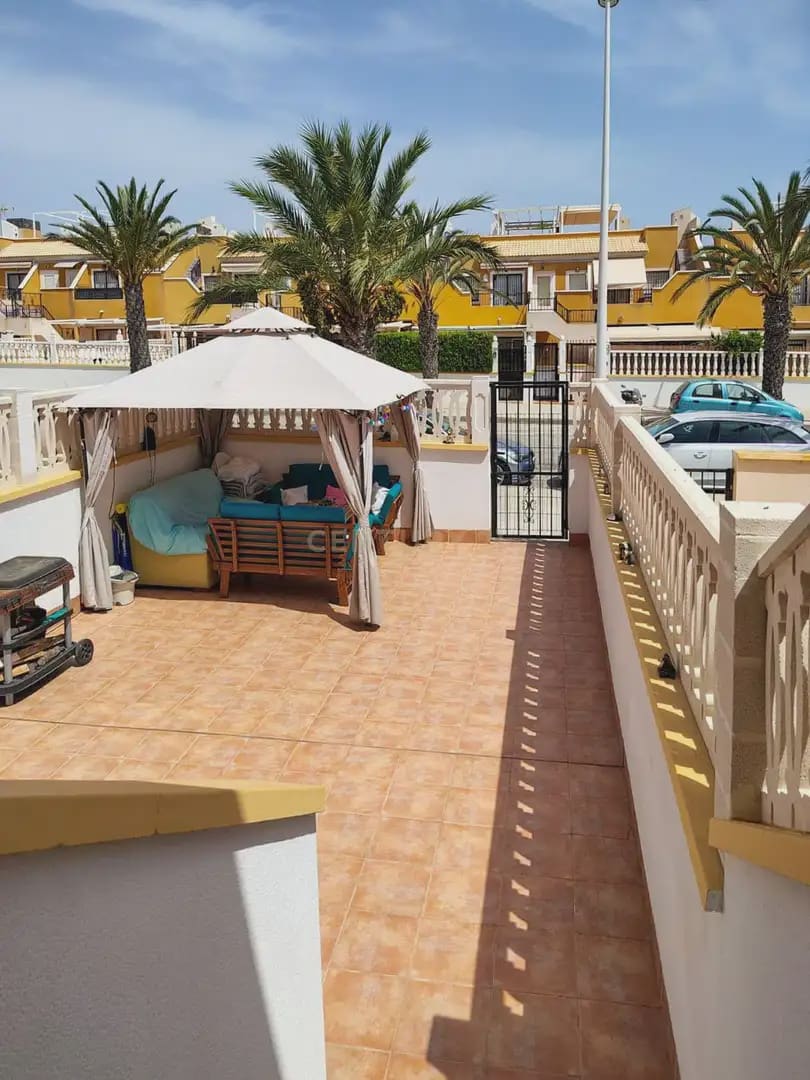 2 soverom Leilighet til leie i Elche / Elx med svømmebasseng - € 1 150 (Ref: 9980059)