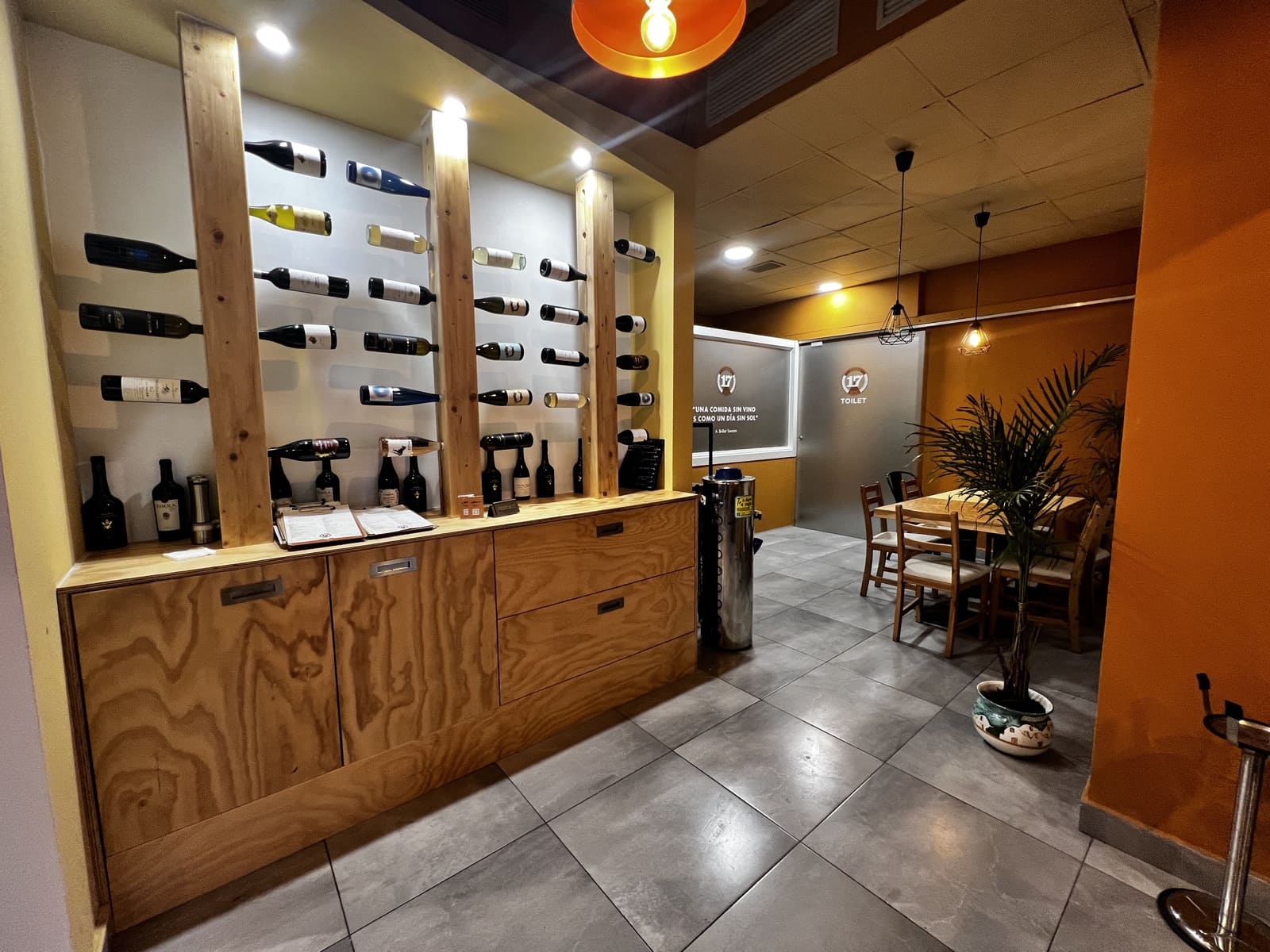 Restaurant/bar te huur in Ibiza dorp - € 2.850 (Ref: 9306402)