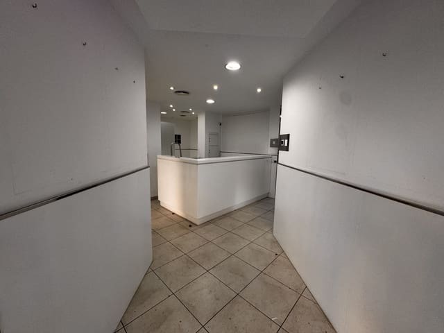 Shop for rent in Ibiza / Eivissa town - € 5,000 (Ref: 9306404)