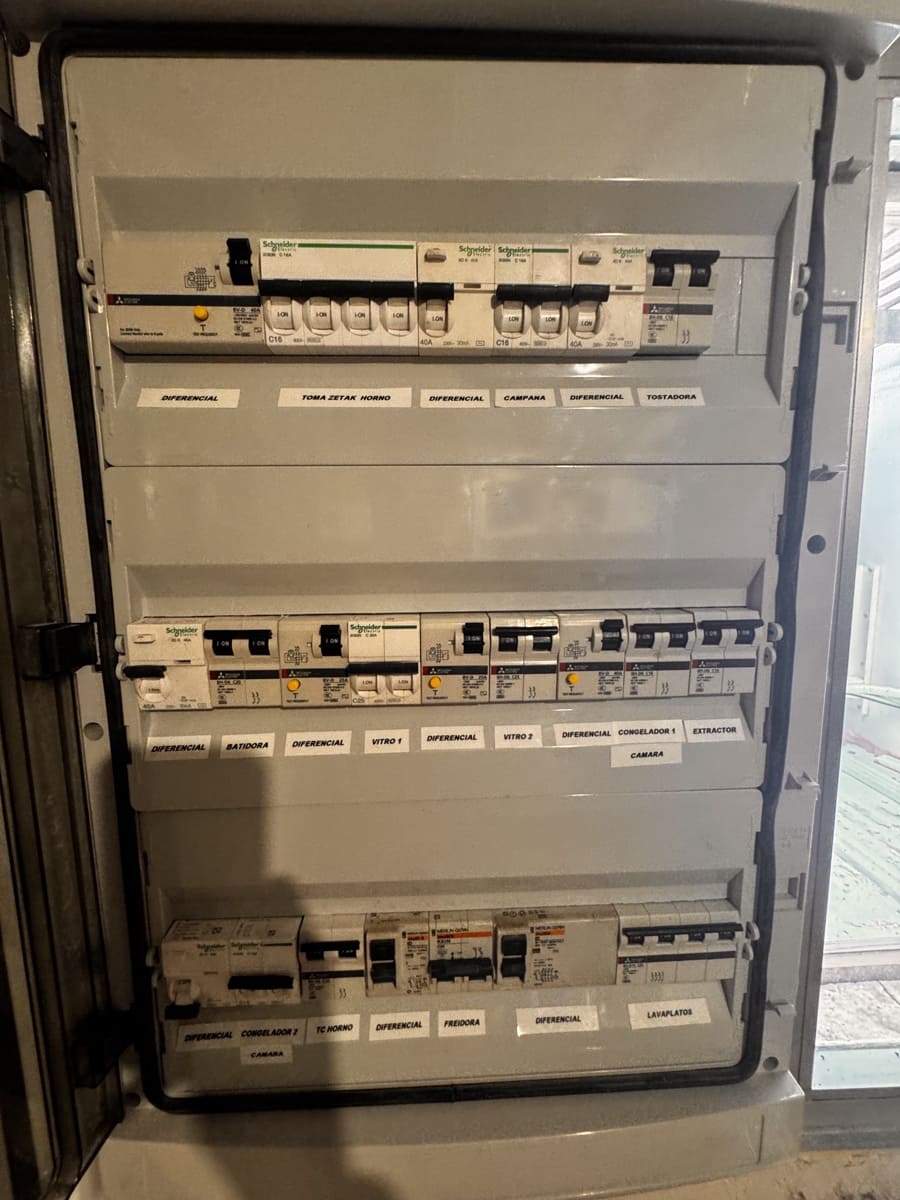 Restaurant/Bar à louer à Ibiza ville - 3 500 € (Ref: 9306405)