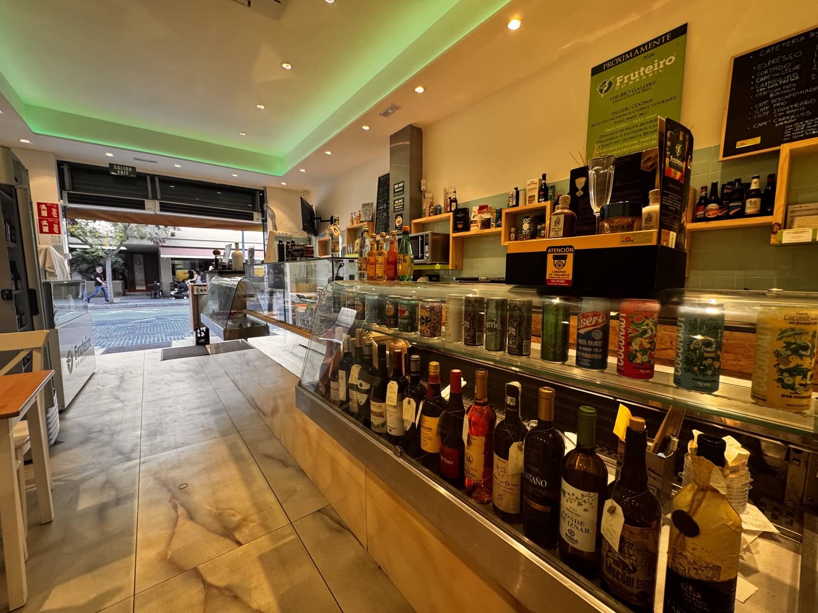 Restaurant/Bar à louer à Ibiza ville - 3 500 € (Ref: 9306405)