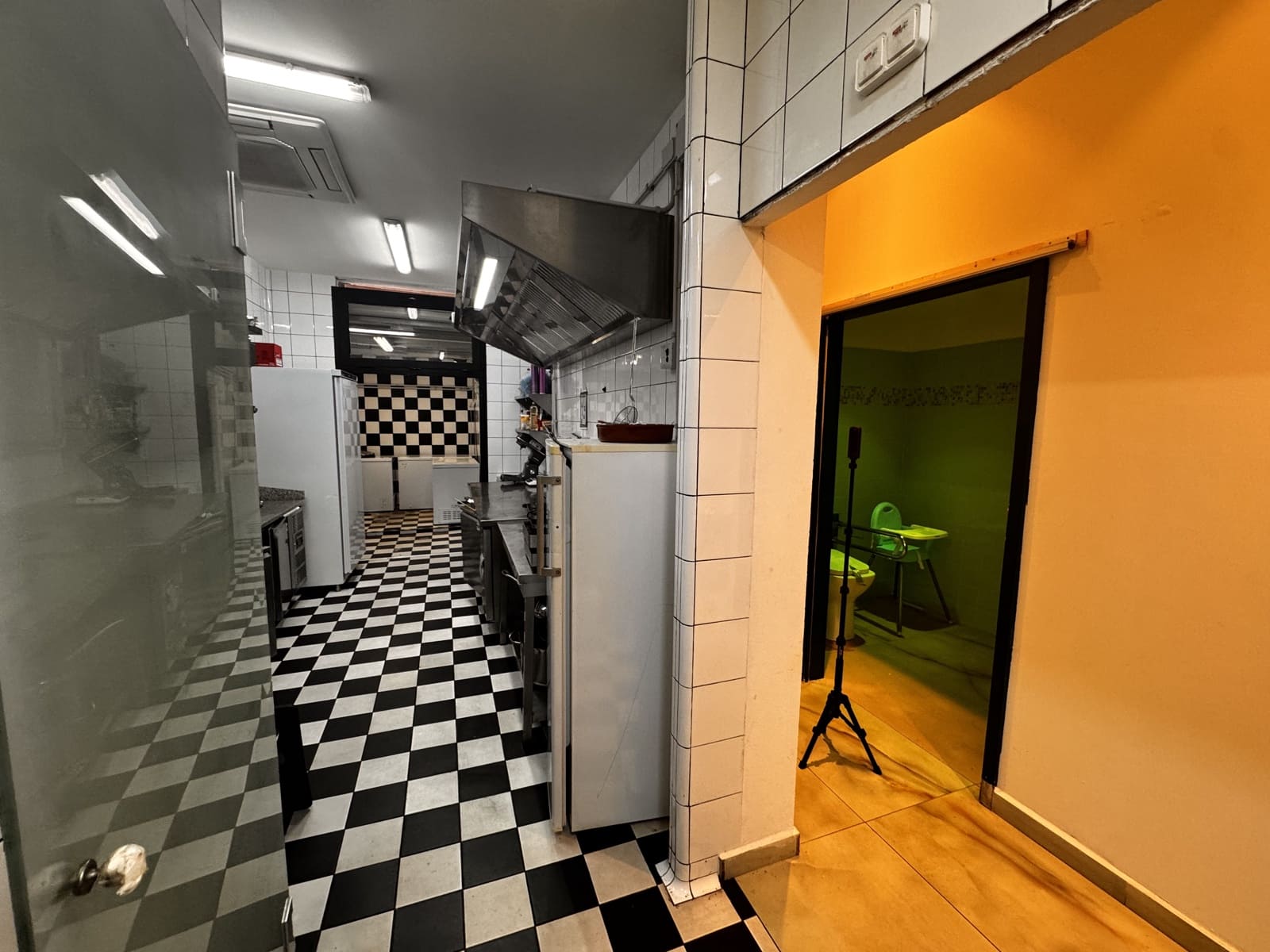 Restaurant/Bar à louer à Ibiza ville - 3 500 € (Ref: 9306405)