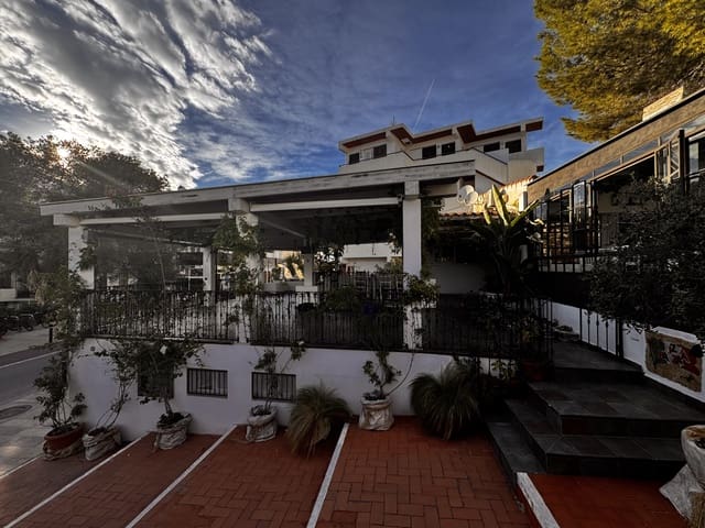 Bar/Restaurante de 2 habitaciones en Es Pujols, Formentera municipio en alquiler - 4.150 € (Ref: 9331455)