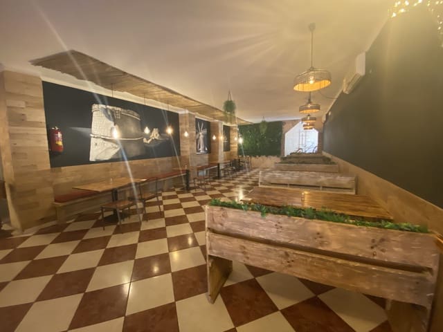 Ravintola/baari vuokrattavana paikassa Ibiza kaupunki - 1 850 € (Ref: 9331457)