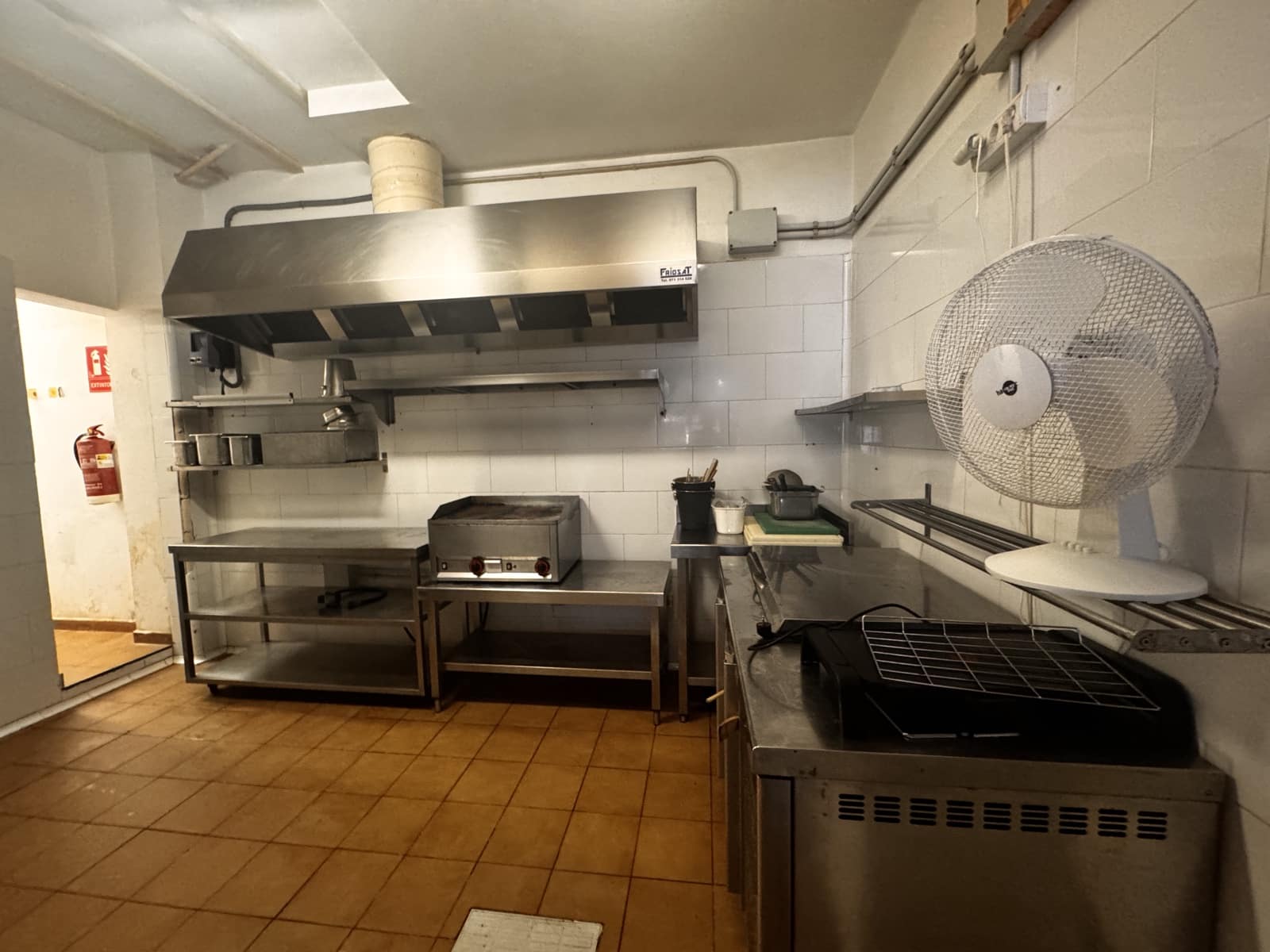 Kommersiell til leie i Sant Antoni de Portmany - € 1 800 (Ref: 9344163)