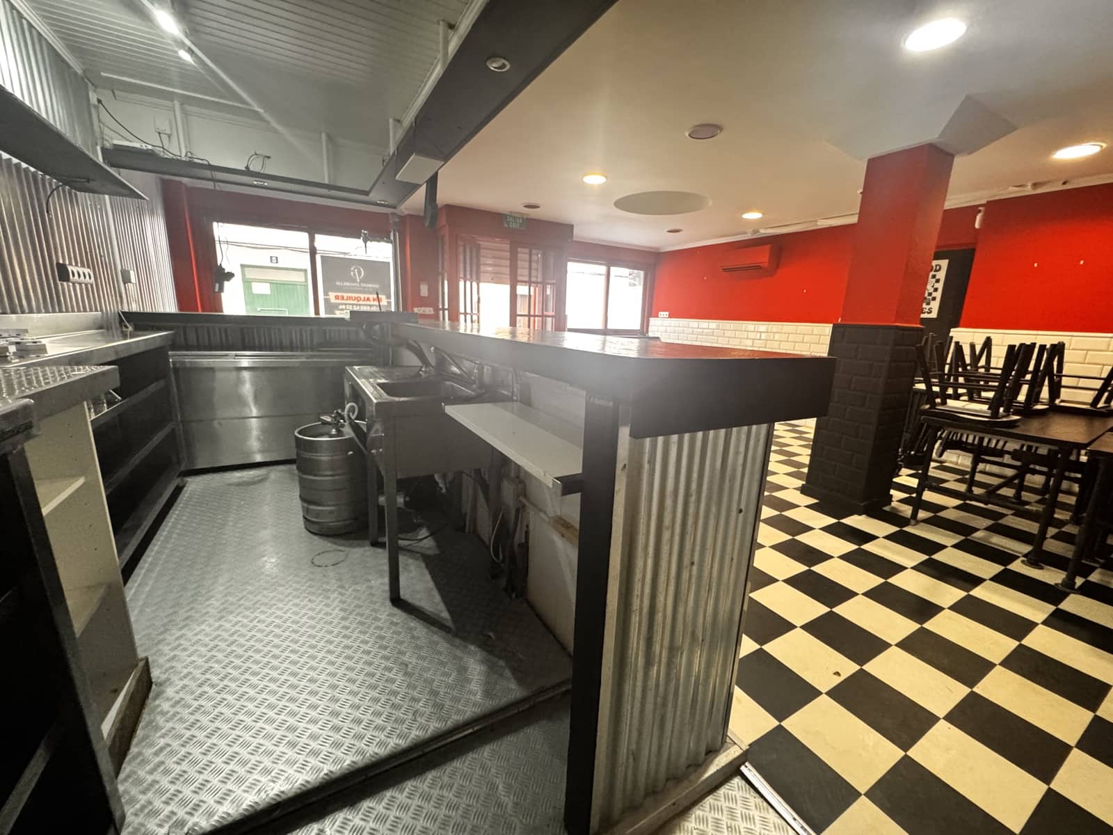 Kommersiell til leie i Sant Antoni de Portmany - € 1 800 (Ref: 9344163)