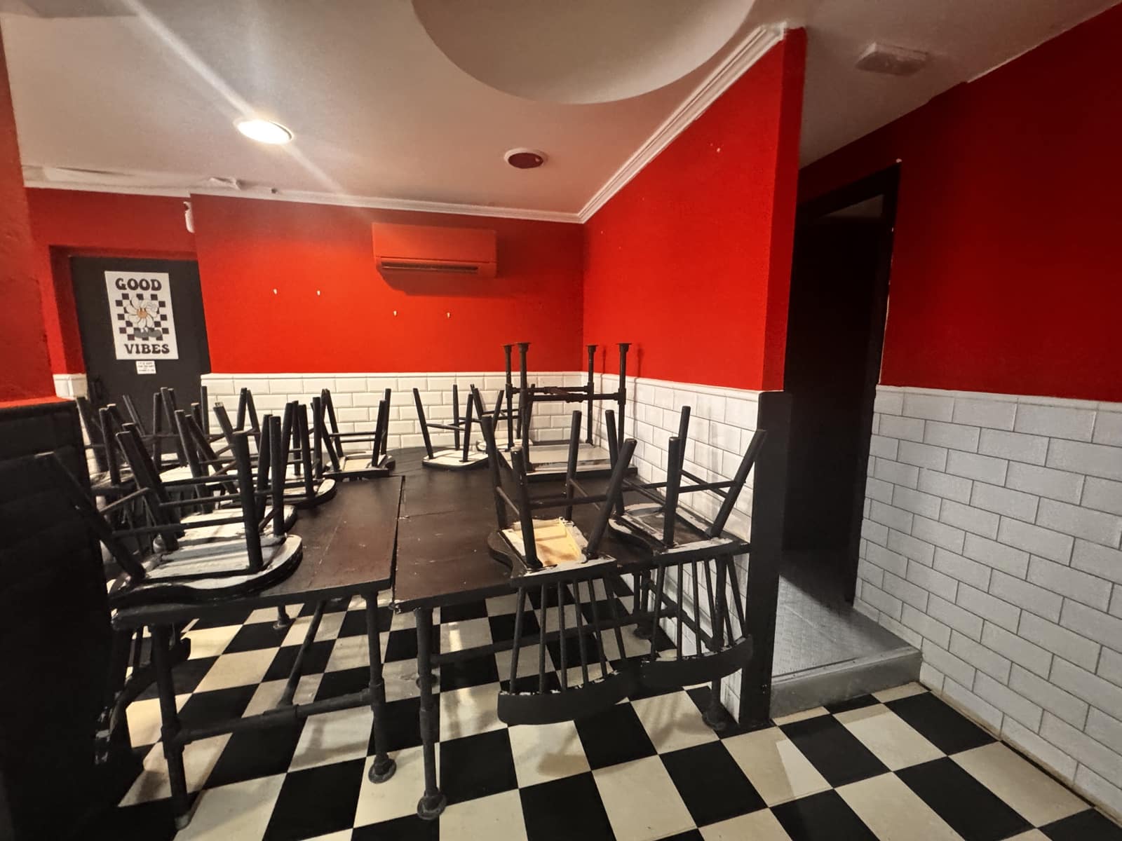 Kommersiell til leie i Sant Antoni de Portmany - € 1 800 (Ref: 9344163)