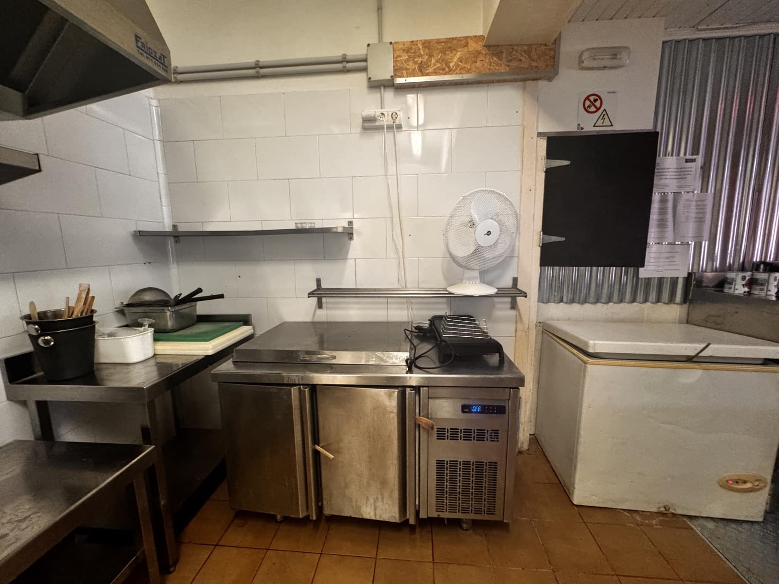 Kommersiell til leie i Sant Antoni de Portmany - € 1 800 (Ref: 9344163)