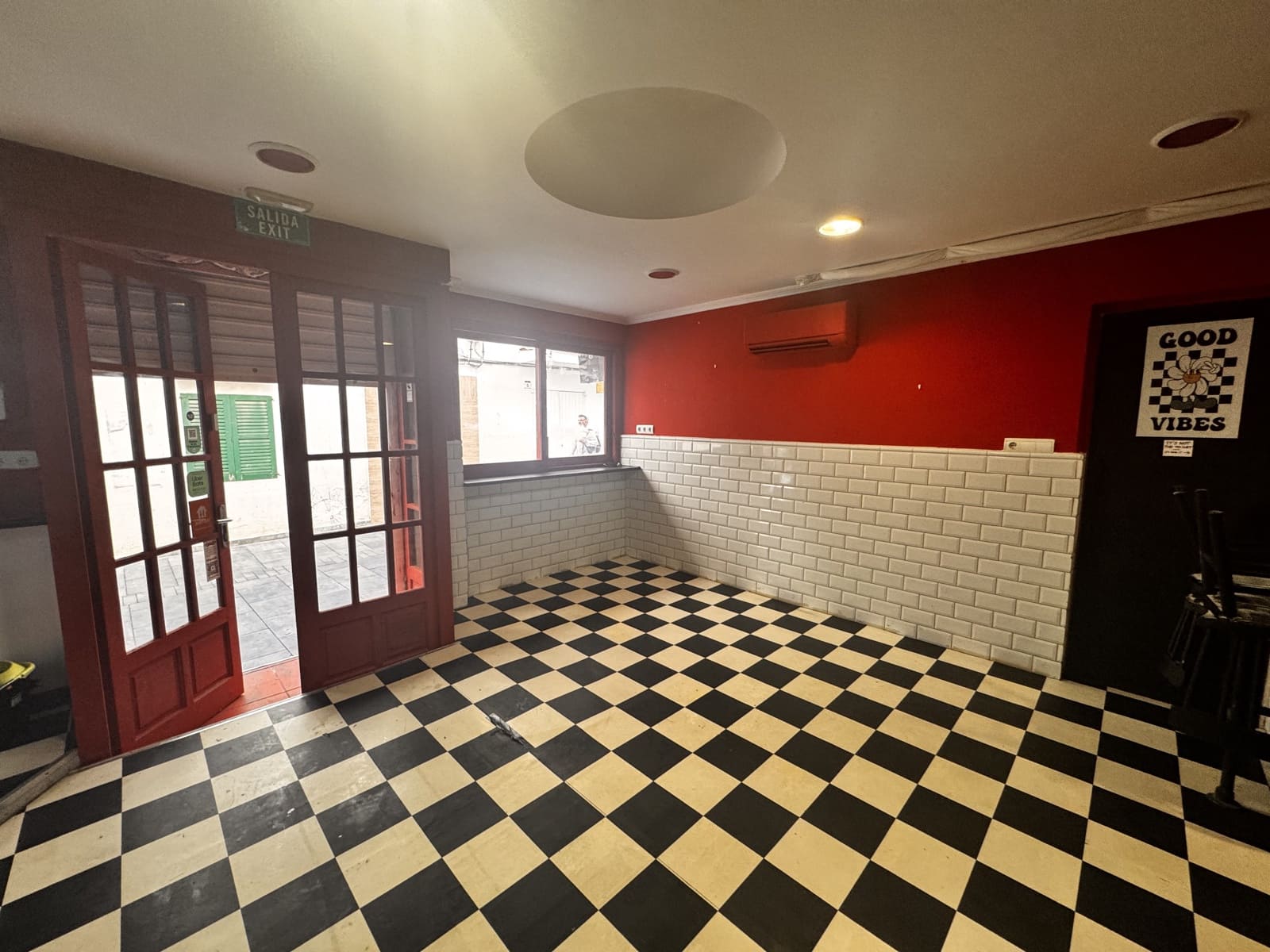 Kommersiell til leie i Sant Antoni de Portmany - € 1 800 (Ref: 9344163)