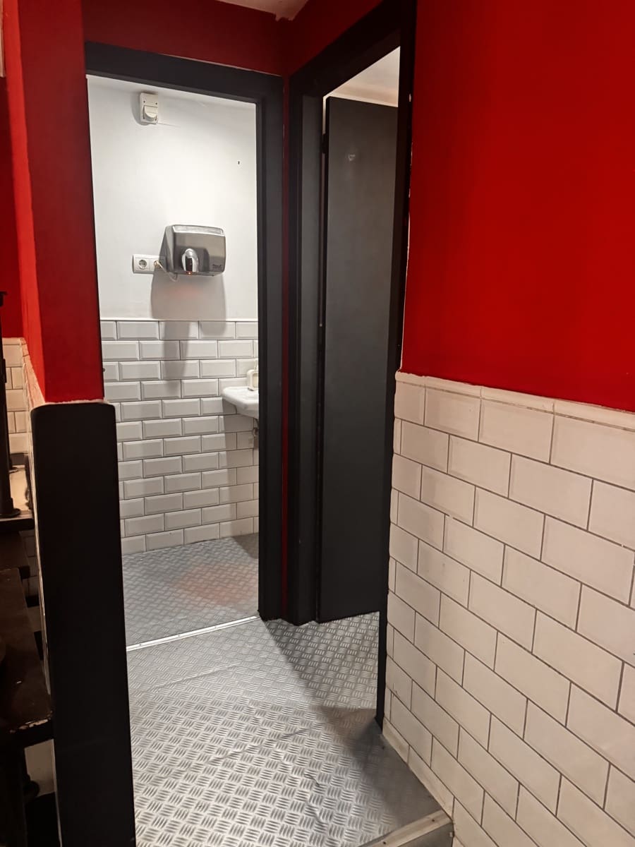 Kommersiell til leie i Sant Antoni de Portmany - € 1 800 (Ref: 9344163)