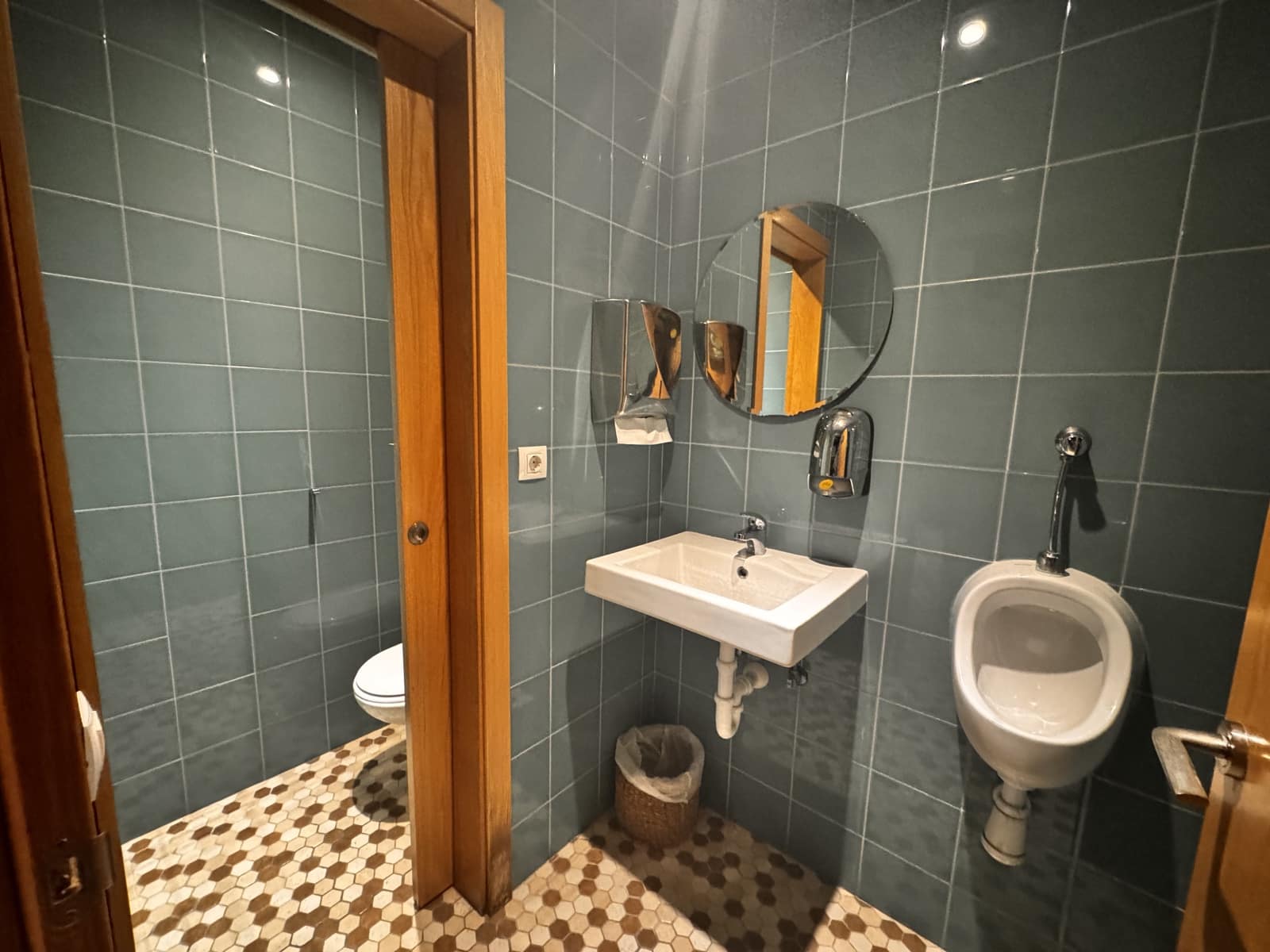 Yritys vuokrattavana paikassa Ibiza kaupunki mukana 
autotalli - 1 320 € (Ref: 9348541)