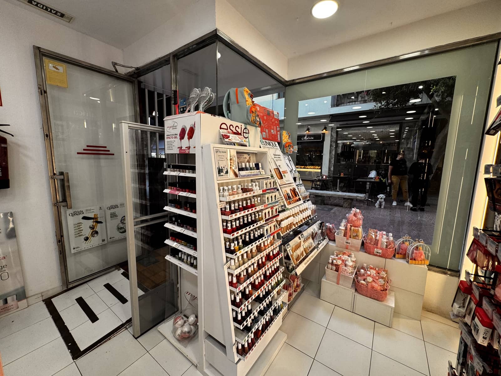 Komercyjne do wynajęcia w Miasto Ibiza / Eivissa - 3 200 € (Ref: 9348542)