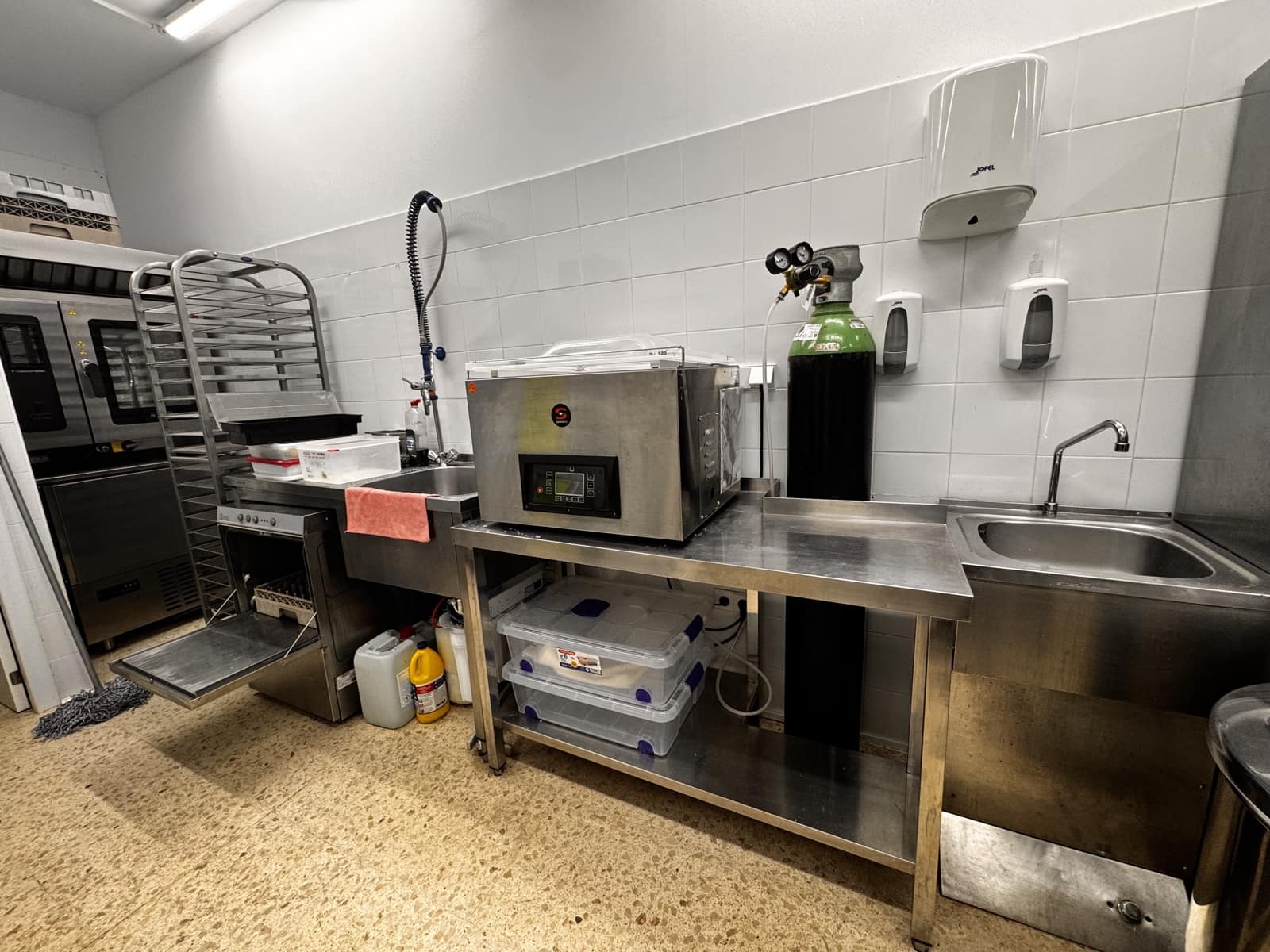 Commercial for rent in Ibiza / Eivissa town - € 900 (Ref: 9488498)