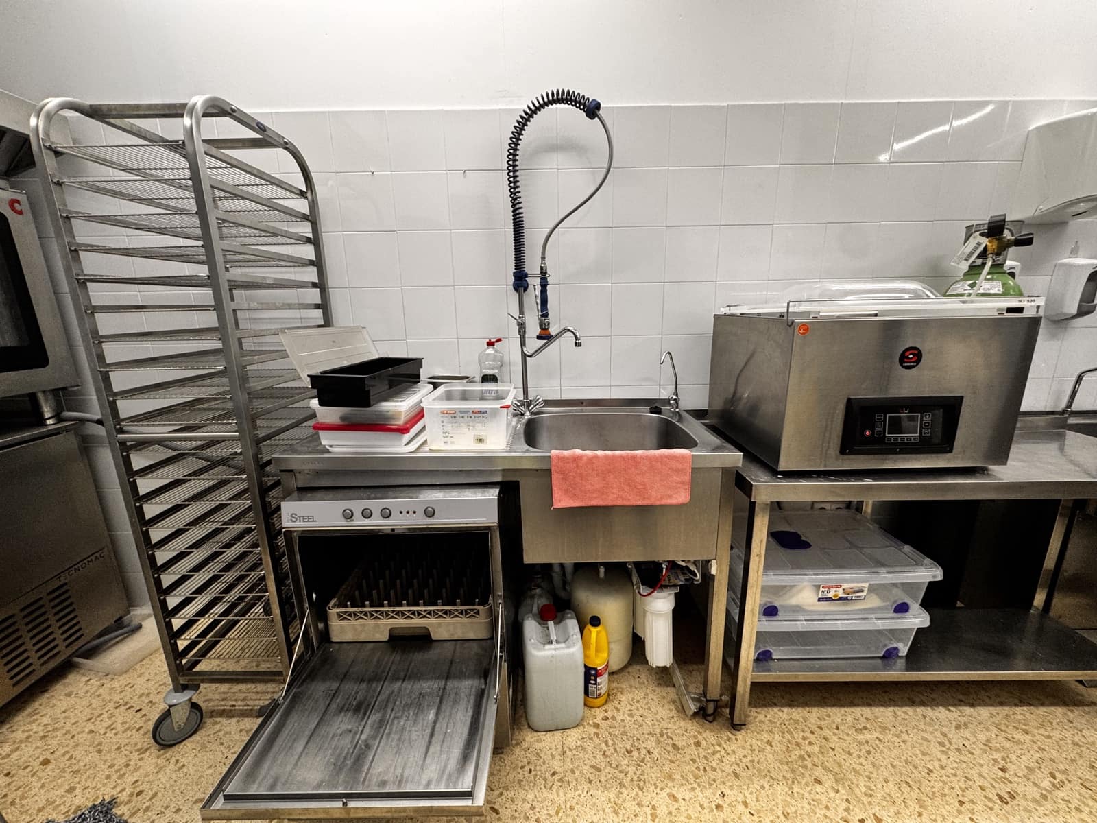 Commercial for rent in Ibiza / Eivissa town - € 900 (Ref: 9488498)