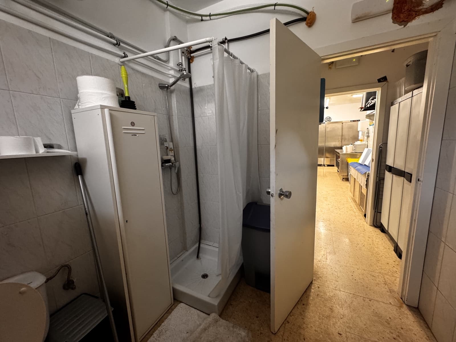 Commercial for rent in Ibiza / Eivissa town - € 900 (Ref: 9488498)