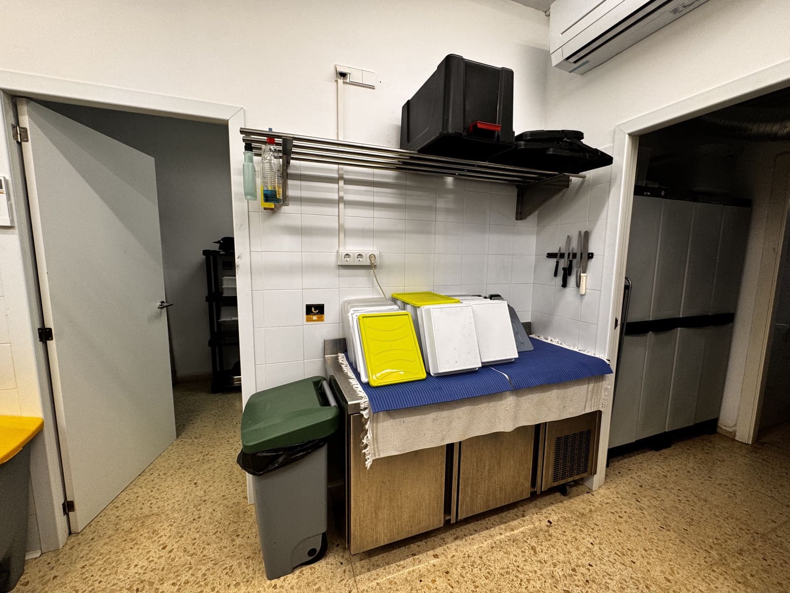 Commercial for rent in Ibiza / Eivissa town - € 900 (Ref: 9488498)