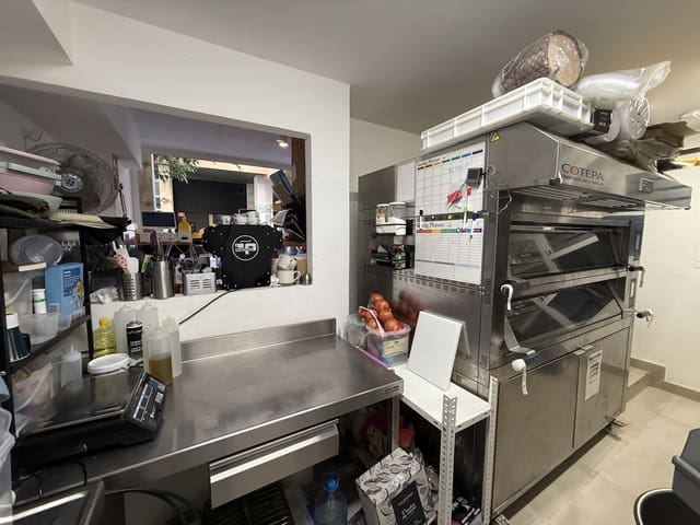 Kaupallinen vuokrattavana paikassa Ibiza kaupunki - 900 € (Ref: 9488499)