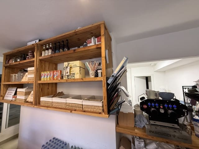 Kaupallinen vuokrattavana paikassa Ibiza kaupunki - 900 € (Ref: 9488499)