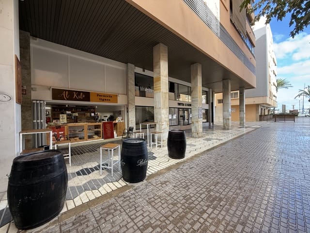 Kaupallinen vuokrattavana paikassa Ibiza kaupunki - 900 € (Ref: 9488499)