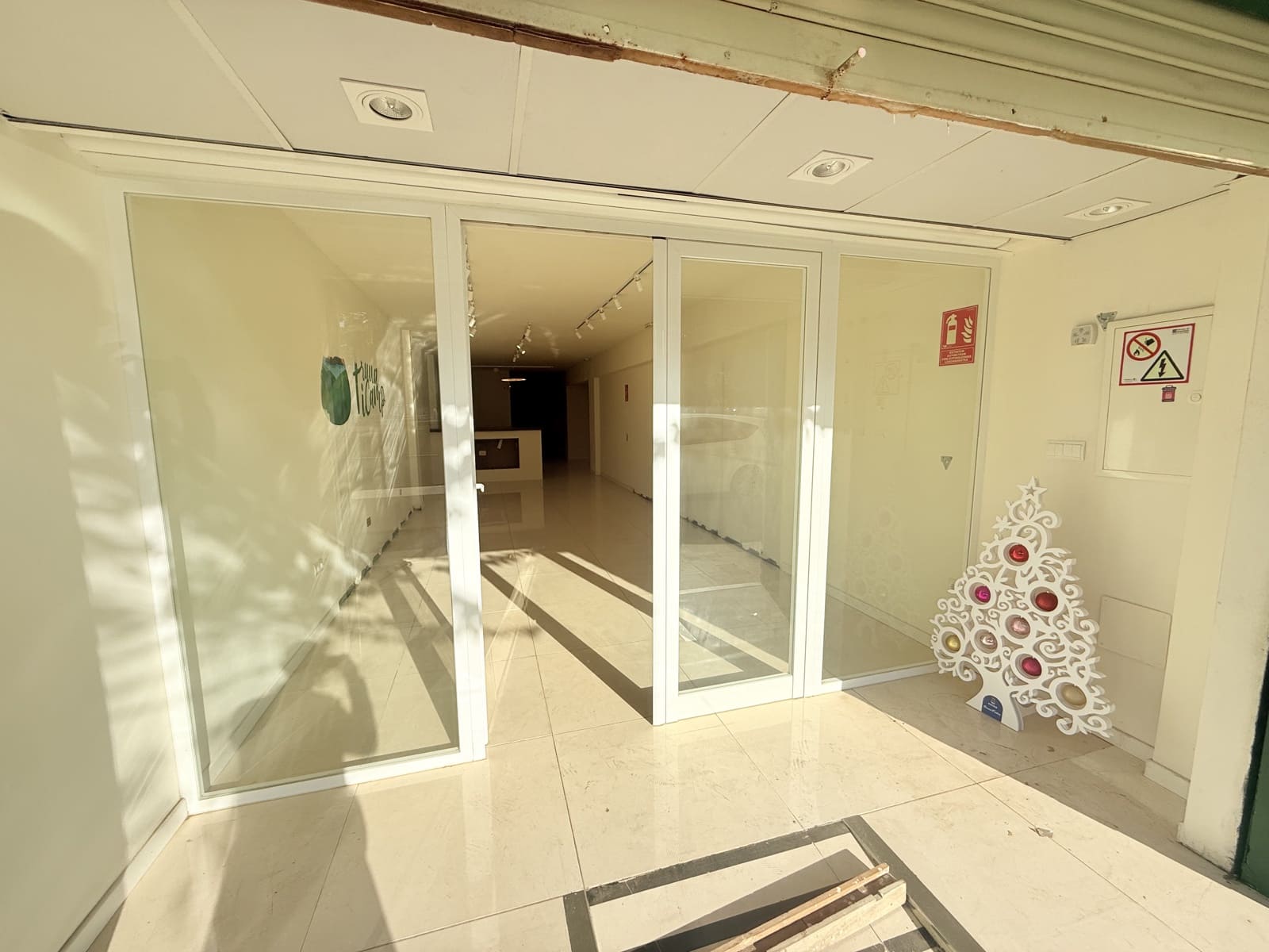 Commercial for rent in Ibiza / Eivissa town - € 2,500 (Ref: 9591698)
