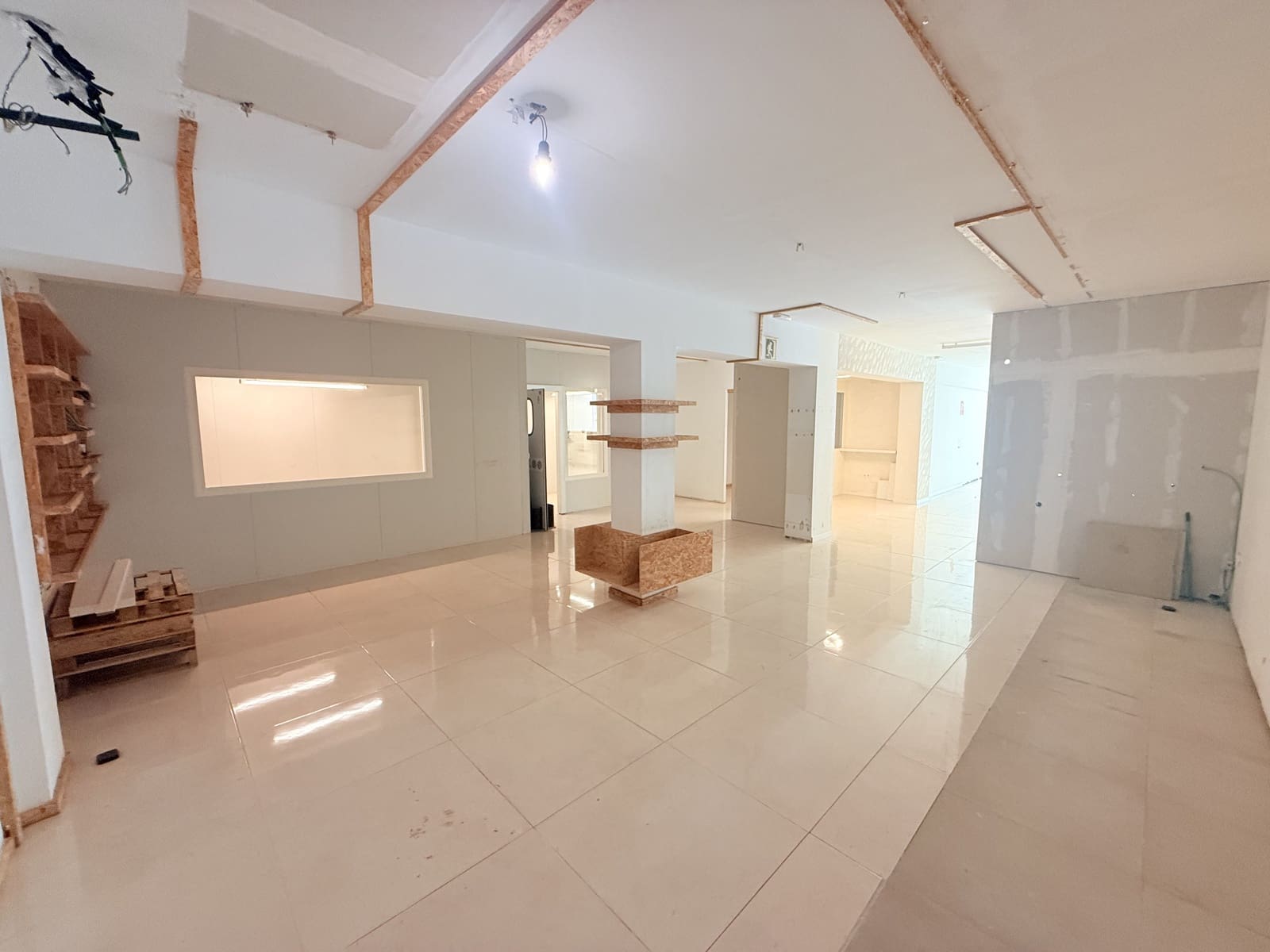 Commercial for rent in Ibiza / Eivissa town - € 2,500 (Ref: 9591698)