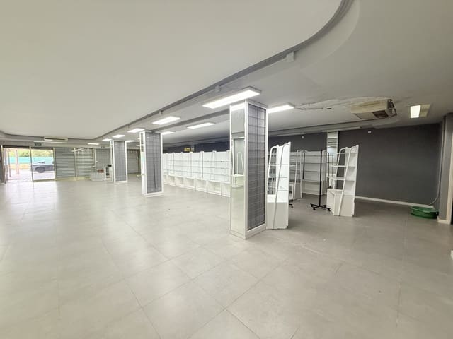 Comercial para arrendar em Cala d'en Bou, San Jose / Sant Josep de Sa Talaia - 3 000 € (Ref: 9591700)