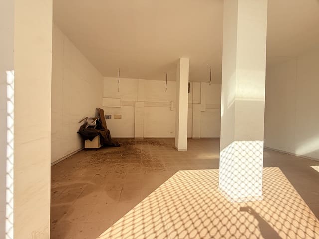 Erhverv til leje i Ibiza by - € 5.000 (Ref: 9591773)