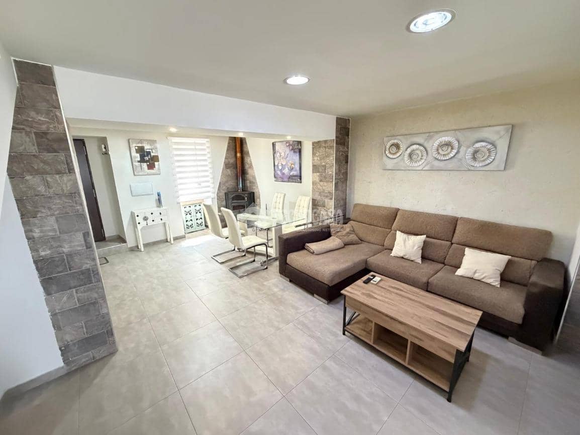 2 bedroom Townhouse for sale in Martos with garage - € 79,900 (Ref: 10023099)
