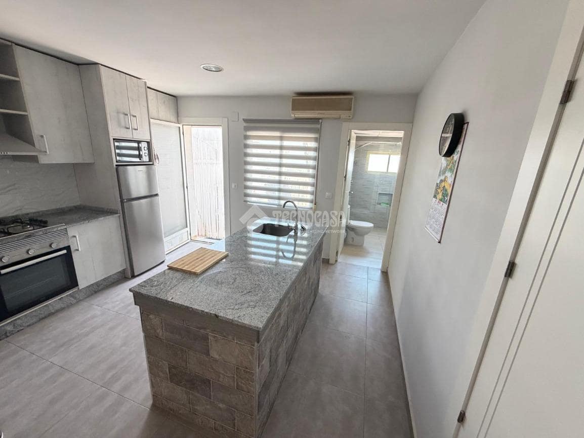 2 bedroom Townhouse for sale in Martos with garage - € 79,900 (Ref: 10023099)
