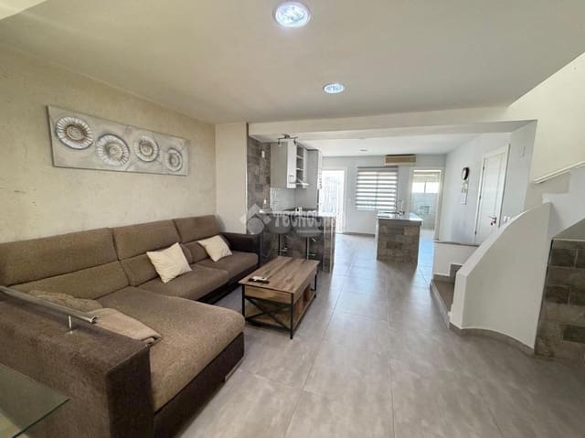 2 bedroom Townhouse for sale in Martos with garage - € 79,900 (Ref: 10023099)