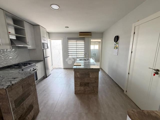 2 bedroom Townhouse for sale in Martos with garage - € 79,900 (Ref: 10023099)