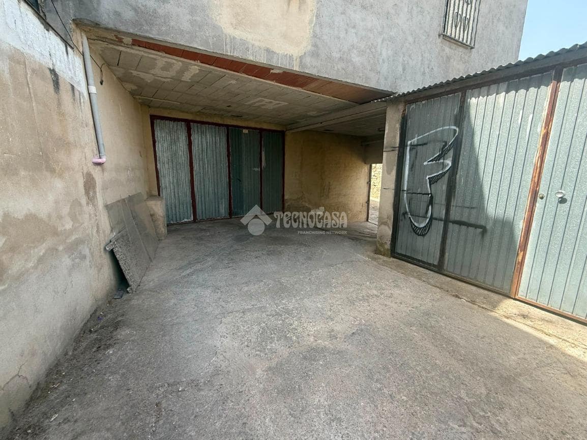 2 bedroom Townhouse for sale in Martos with garage - € 79,900 (Ref: 10023099)